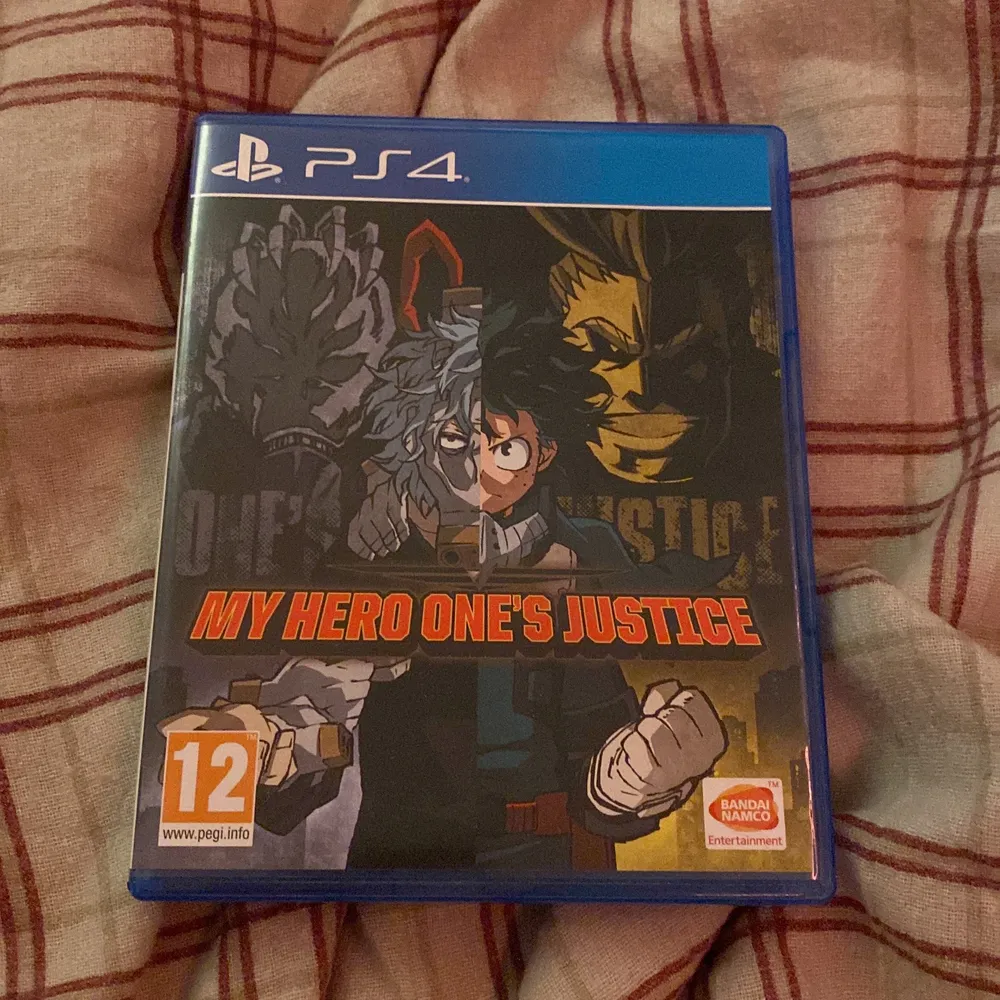 My Hero One’s Justice spel på PS4. Köpt begagnat och använt det två gånger. Jättefint skick, är som nytt. Frakten kan ändras.. Övrigt.