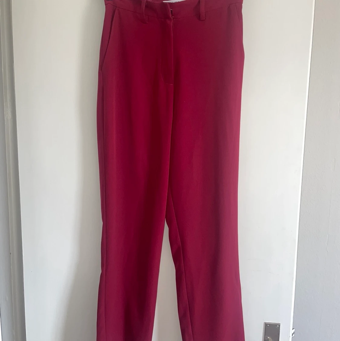 Röda kostymbyxor - 91