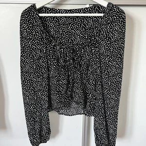 Bershka - Helt oanvänd topp från bershka i storlek S