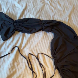 Fin topp från NLY - Jätte fin topp som passar till byxor och även kjolar i storlek S men passar även M bra🌸