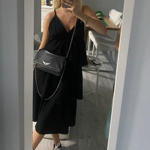 Klänning  - Superfin klänning från Vero Moda, stl XS🤍köparen står för frakten 