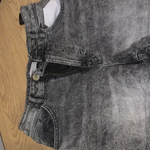 Strl S - Säljer dessa underbara shorts från H&m 💘 inte använda endast testade💘orginal pris - 180kr Nyspris 80kr💘 