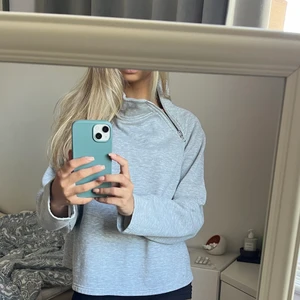 Tröja - Snygg tröja från hm, passar jättebra nu i höst. Knappt använd!