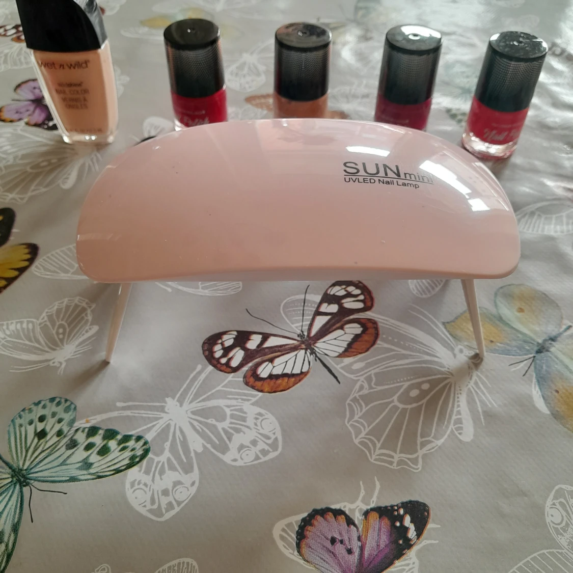 Helt nya nagellack och uv lampa - 90