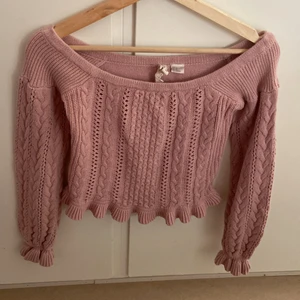 Tröja - En rosa  tröja från hm som e jättesnygg med ett par byxor eller vad som hälst.