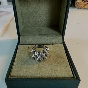 Edblad ring - Säljer denna coola edblad ring som jag inte använder längre och är i super bra skick. Storlek s (Köparen står för frakten)💕