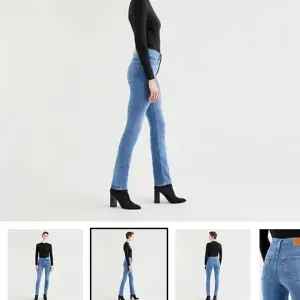 Säljer dessa superfina jeans i storlek 25/32! Såå fin passform och färg 😍 de är använda endast 2-3 gånger då de blev lite för små för mig..   Kan gå ner i pris vid snabb affär! Nypris: 1350 