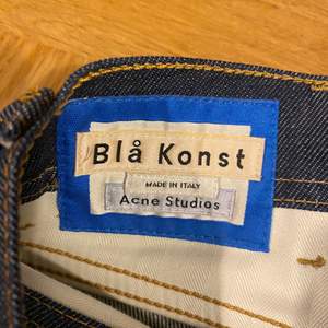 Acne studios blå konst jeans. Jag köpte den för 1000.