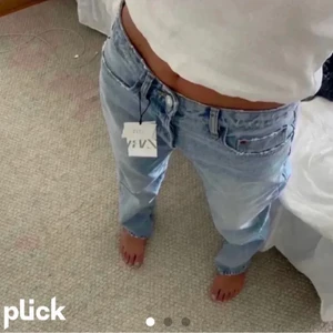 Zara jeans - Ljusblåa mod rise zara jeans, första bilden är lånad. Skriv för fler bilder