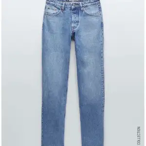 Säljer dessa jättesnygga helt oanvända jeans (lappar sitter kvar) då de inte passar mig. Perfekt färg och längd. Utgångspris 250kr. Frakt tillkommer 