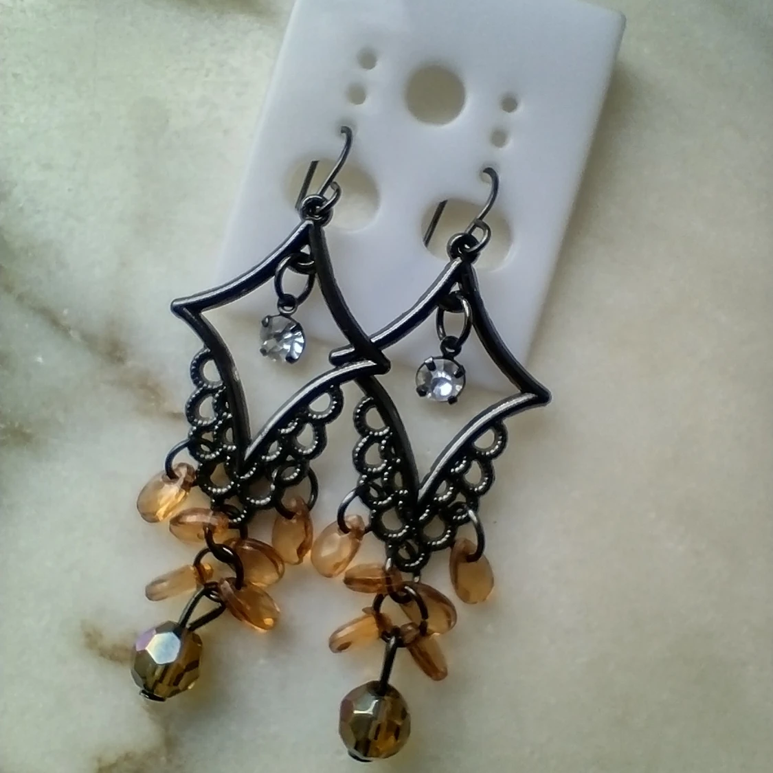 Oanvända örhängen 