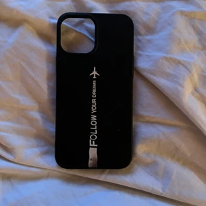 Mobilskal - Stilrent telefonskal med tryck. Använt till iPhone 11 pro Max.  Pris: 30kr + frakt! 💓 (postad 14/09/22)