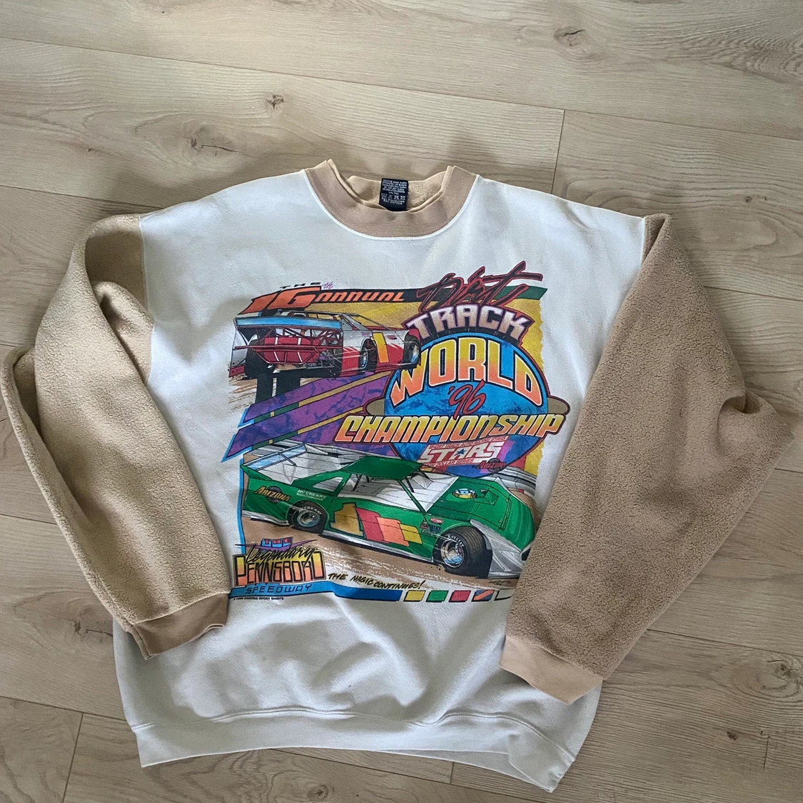 VINTAGE *RARE* NASCAR  1996 sweatshirt