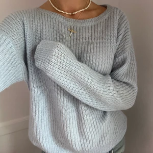 Mohair tröja!!! - Säljer denna så fina tröja från hm i mohair blandning i en super fin färg💙