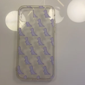 Mobilskal - 20kr för alla tre!!! Nu säljer jag dessa tre mobilskal till iPhone 11!😻 Dom är köpta från shein är använda ca 2gånger☺️Dom är i jättebra skick. Tvättas såklart av innan dom postas🥰 Hör gärna av er om ni vill köpa, men klicka EJ på ”köp nu” är ni snälla❤️