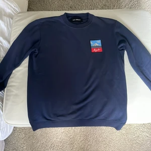 Arigato Sweatshirt - Storlek Small Använt skick 