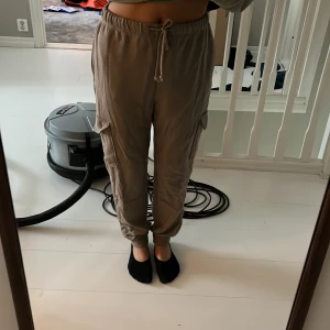 Mjukis byxor  - Mjukis byxor i storlek s från hm  Tryck inte på ”köp direkt”