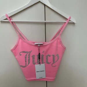 Juicy linne - Linne från juicy i storlek s. Aldrig använd med prislapp kvar  Nypris 499