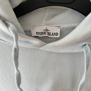 Stine island hoodie - Strl S använd ca 10 gånger