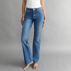 Ginatricot jeans  - Säljer dessa snygga jeans från ginatricot! Nypris (500 kr) köparen står för frakten🤍🎀