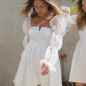 Studentklänning  - Aldrig använd då jag hitttat en klänning som jag istället vill ha. 