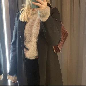 Kappa - Säljer denna kappan från zara 🫶fint skick men använt 