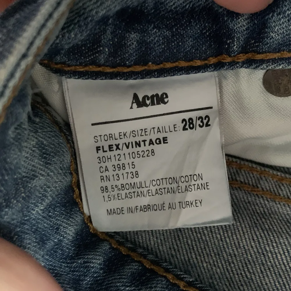 Raka och tighta jeans från Acne. Jättefin tvätt. Modellen heter flex/vintage. . Jeans & Byxor.