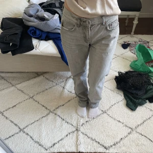 Gina jeans - Gina jeans som var för långa för mig (160cm). priset är inkluderat frakt