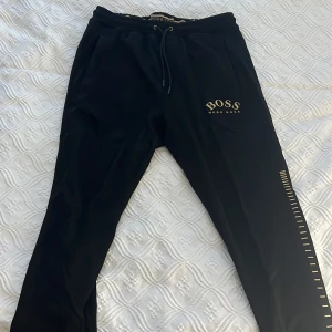 Hugo boss byxor  - Hugo boss mjukis byxor  Sällan använda 