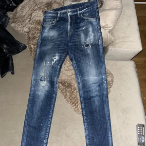 Dsquared2 Jeans - Dsquared2 Jeans. Använda ett fåtal gånger. I väldigt bra skick. 