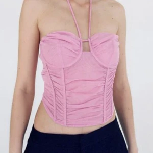Korsett Zara  - Korsett från Zara, oanvänd med prislappar på. Skriv för egna bilder bilder💕