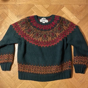 Icelandic wool sweater  - Vintage wool sweater from Gap size L (fits medium). messages for more pics!!