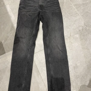 Monki Jeans Strl 26 - Monki jeans i strl 26 Fint skick!