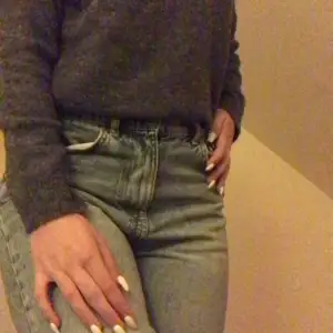 Jätte fina blå jeans som tyvärr inte passar mig längre💓 ✨nypris 599kr✨ Pris kan diskuteras Frakt tillkommer 