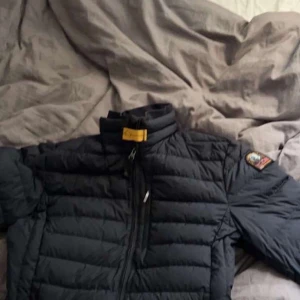 Fin pjs jacka - Fin pjs jacka använd ba nåra gånger 