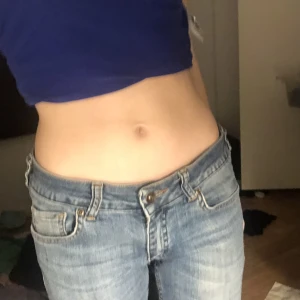 Low waist jeans  - Lite skinny men ändå inte tajta 