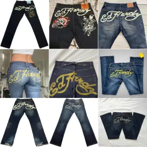 Hej! jag söker edhardy jeans i storlek 29-32 helst deras spell out jeans men funkar med andra. 