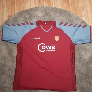Aston Villa hemmatröja 2004-2005 (Fotbollströja) - Fotbolls tröja Fint skick med storlek XL
