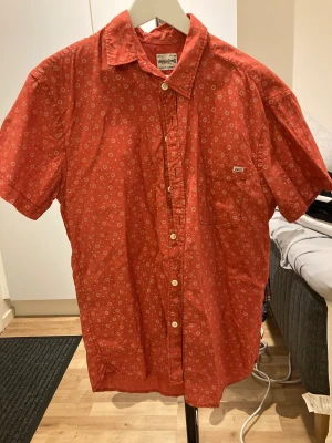 Skjorta strl L - Perfekta Semesterskjortan/strandraggar skjortan Storlek L