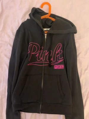 Pink kofta - As snygg pink Victoria secret kofta😩🙌 Strlk:s Så fin!!😍