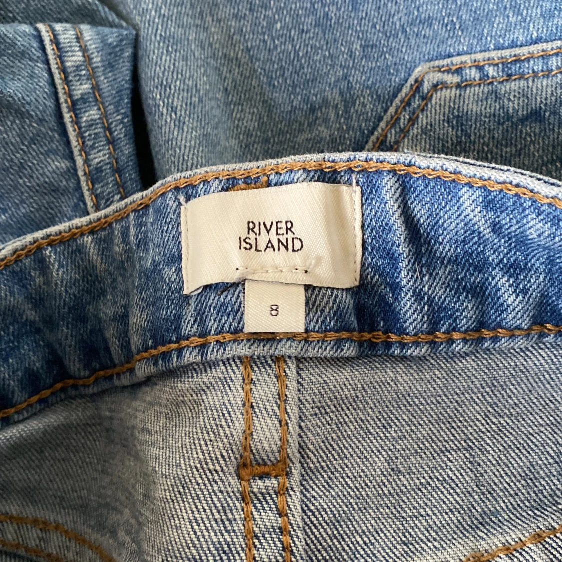 Blåa bootcut jeans från RIVER ISLAND strl 8 - 91