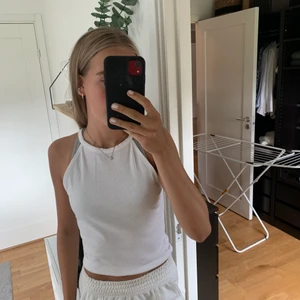 Gulligt linne - Gulligt linne från bikbok  Använd en del men använder inte längre därför säljs den, skriv vid intresse💞