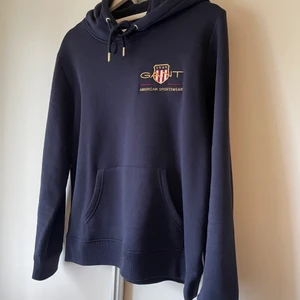 GANT  - Oanvänd gant hoodie 