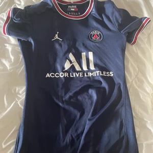 Xs - Säljer denna psg tröja i storlek xs den är i väldigt bra skick.