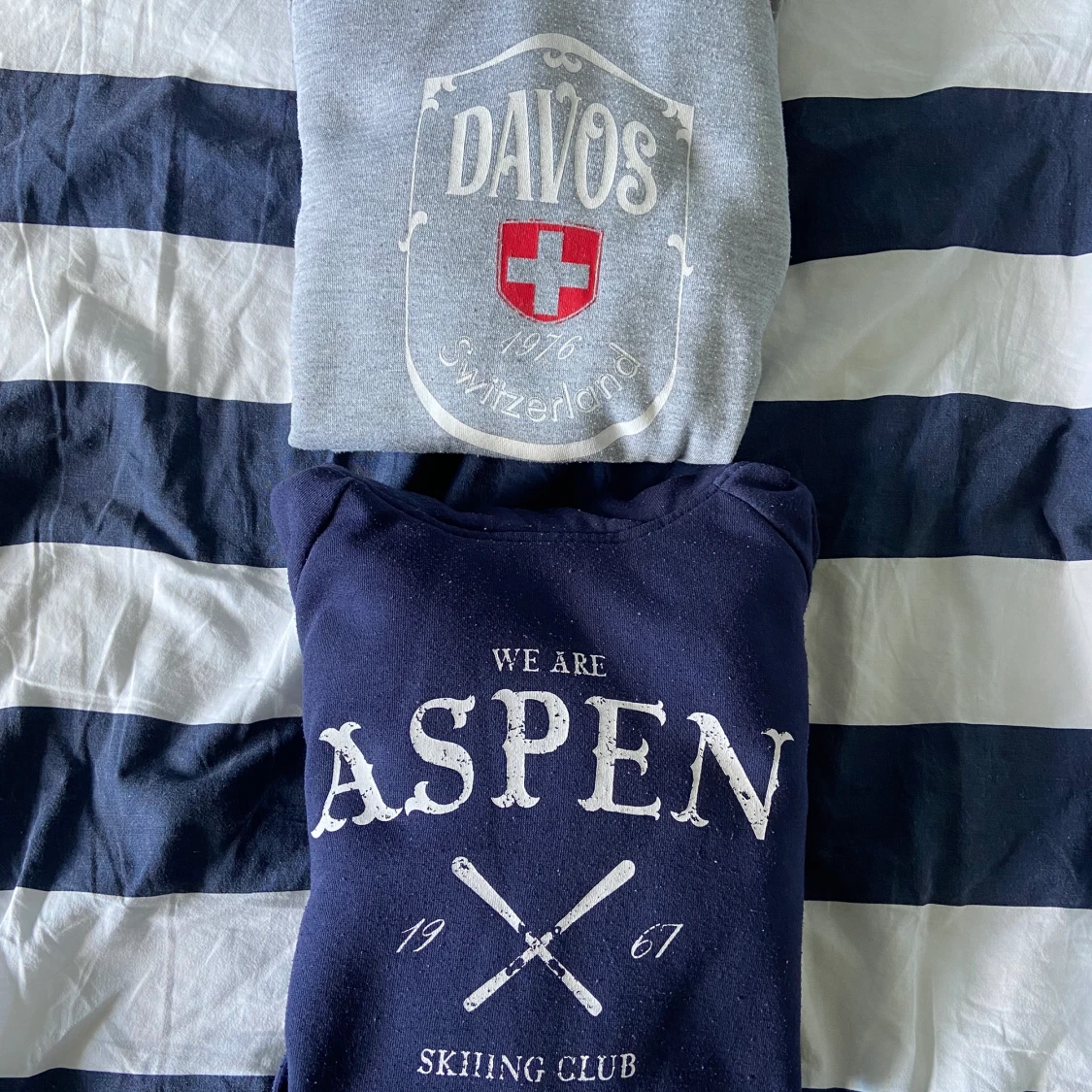 Hoodie! 2 för bara 50kr !!