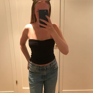 Tub top  - En enkel svart tub top från SHEIN. Aldrig använd. 