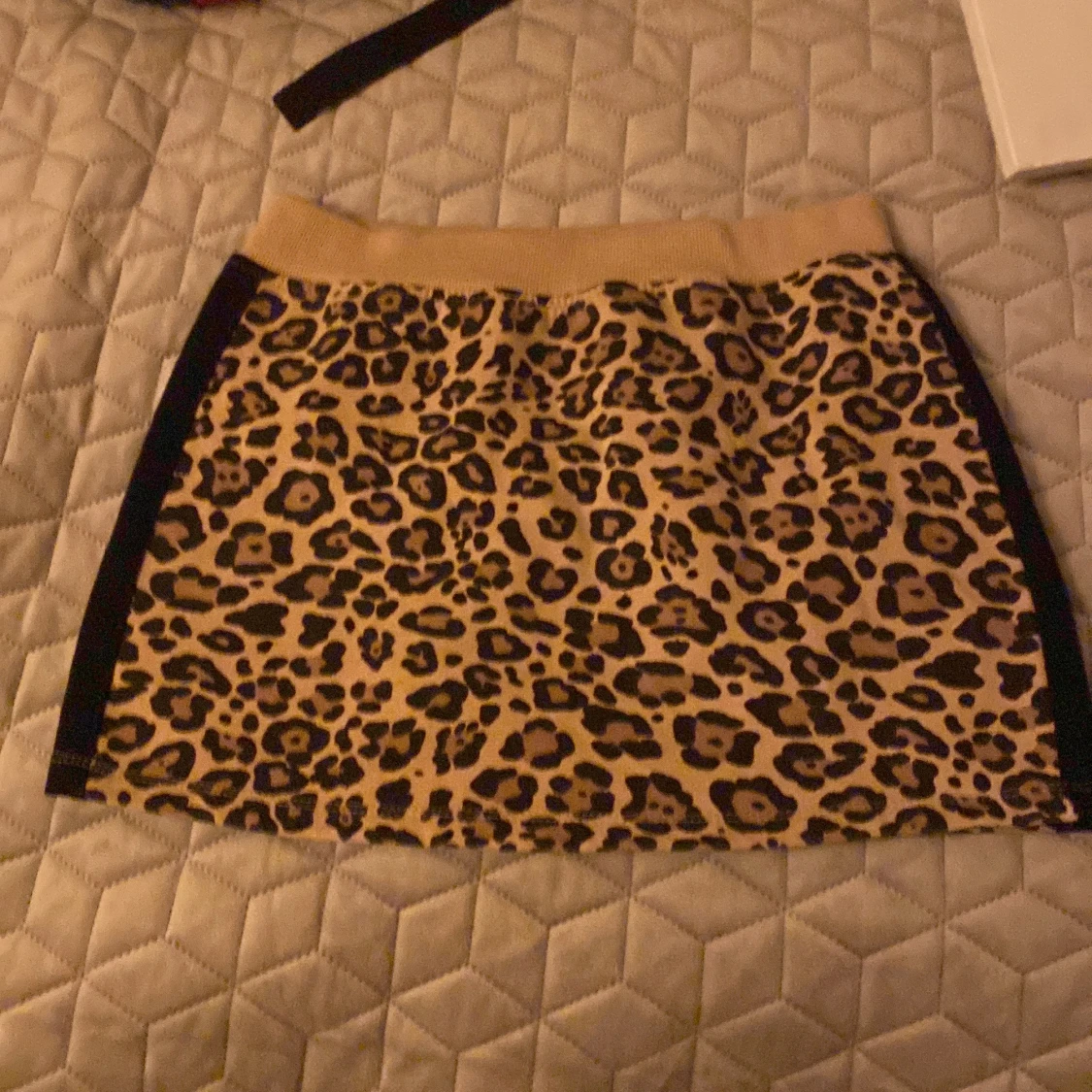 Leopard mönstrad kjol