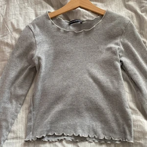 Brandy Melville tröja - Gullig tröja från Brandy Melville som inte passar mig längre