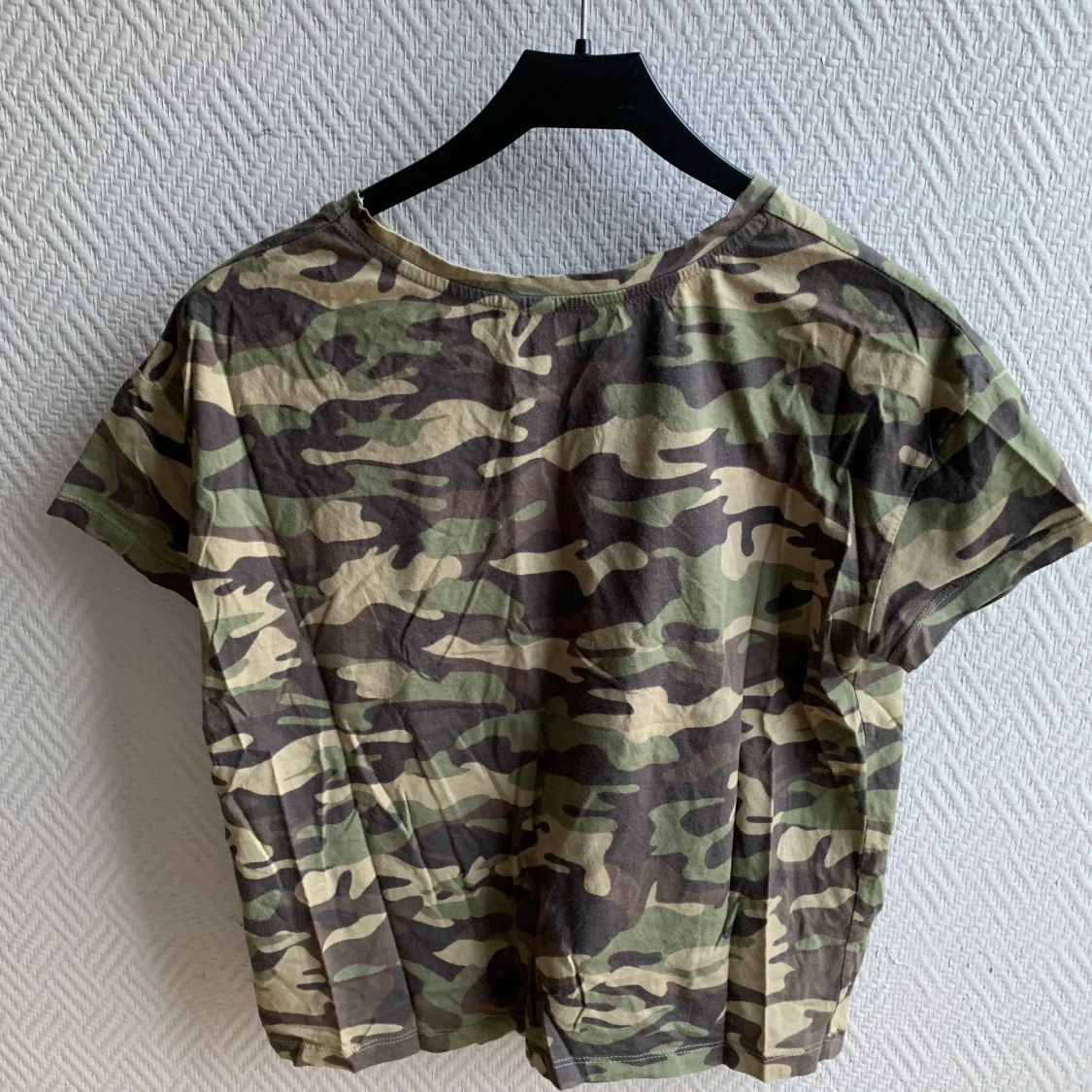 Militärmönstrad T-shirt - 90