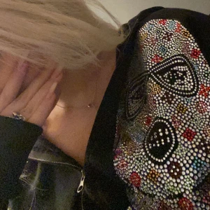 Bvaldi tröja bank robber - Nästan aldrig andvänt. Jätte fin tröja, alla stenar är kvar. Skriv för fler bilder❤️